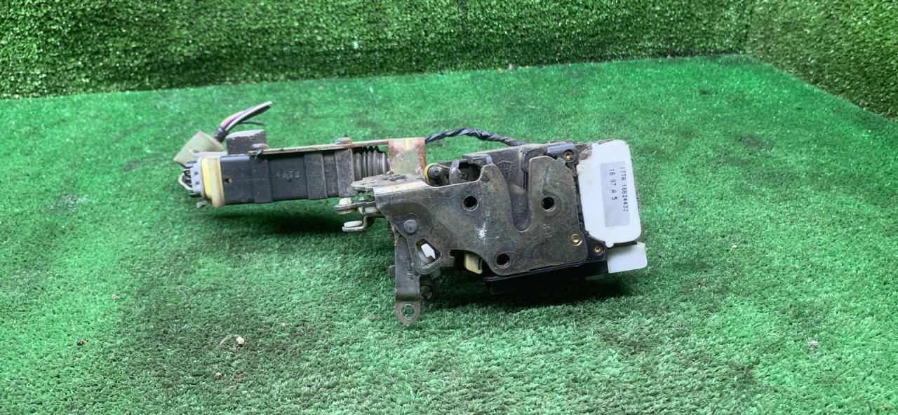 замок двери передней правой Opel Sintra 1 поколение 1997, 2.2 л., X 22 XE, бензин, МКПП, минивэн - фото №1