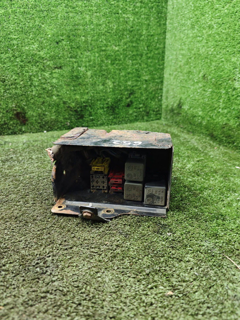 блок предохранителей Fiat Marea 1 поколение 2000, 1.8 л., бензин, МКПП, универсал - фото №1