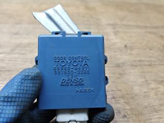 блок управления центральным замком Toyota Picnic 1 поколение XM10 2000, 2.0 л., бензин, МКПП, минивэн, 8598044011