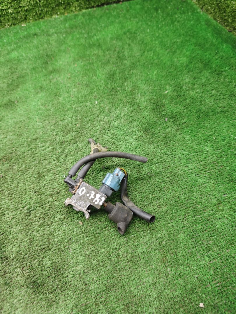 электромагнитный клапан Toyota Avensis 1 поколение (T220) 2000, 2.0 л., 2C-T, дизель, МКПП, универсал - фото №1