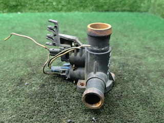 фланец (тройник) системы охлаждения Volkswagen Golf 2 поколение 1990, 1.8 л., бензин, МКПП, хетчбэк 3 дв.