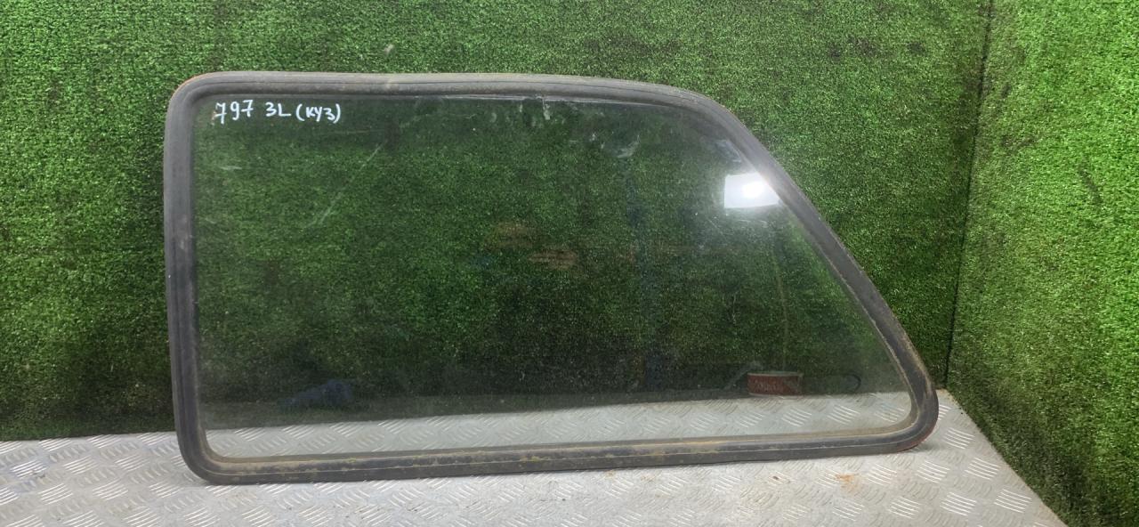 стекло кузовное боковое левое Volkswagen Golf 2 поколение 1990, 1.6 л., дизель, МКПП, хетчбэк 3 дв. - фото №1