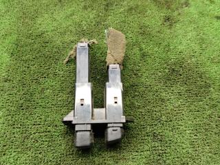 кнопка аварийной сигнализации Toyota Corolla 7 поколение (E100) 1995, 1.3 л., 4E-FE, бензин, МКПП, хетчбэк 3 дв.