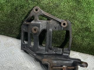 кронштейн компрессора кондиционера Mitsubishi Pajero 2 поколение 1996, 3.0 л., бензин, АКПП, внедорожник 5 дв.