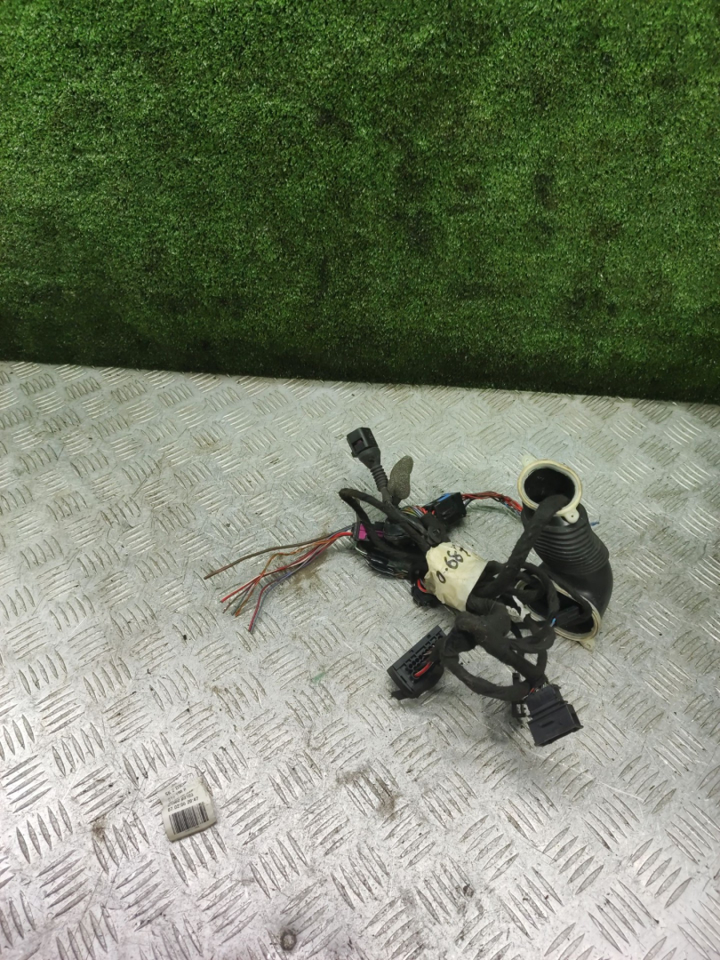 дверная проводка Skoda Superb 1 поколение 2006, 2.8 л., бензин, АКПП, седан, 3U0971120AE - фото №1