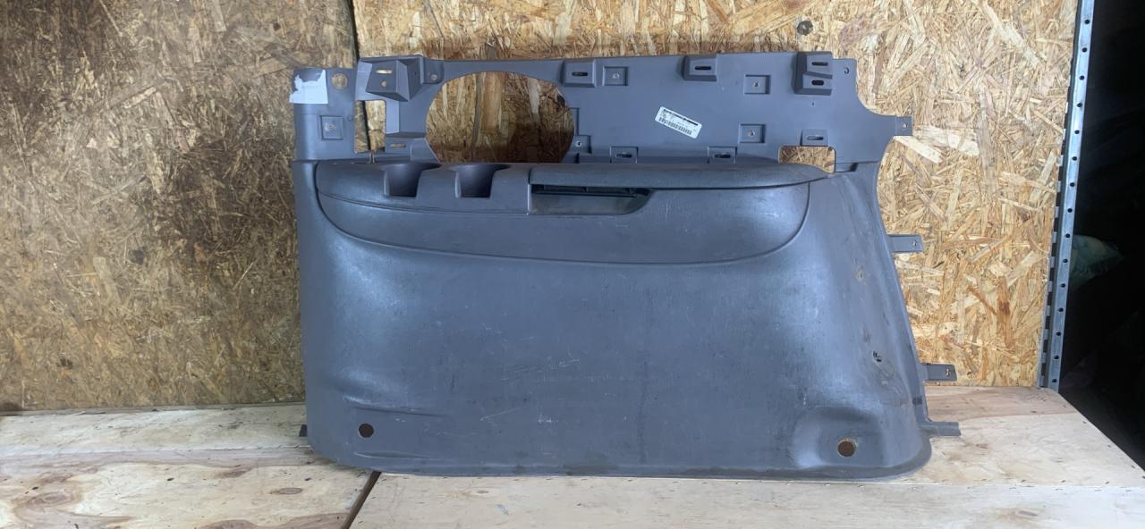 обшивка багажника Chrysler Voyager 3 поколение 2000, 2.5 л., дизель, МКПП, минивэн - фото №1