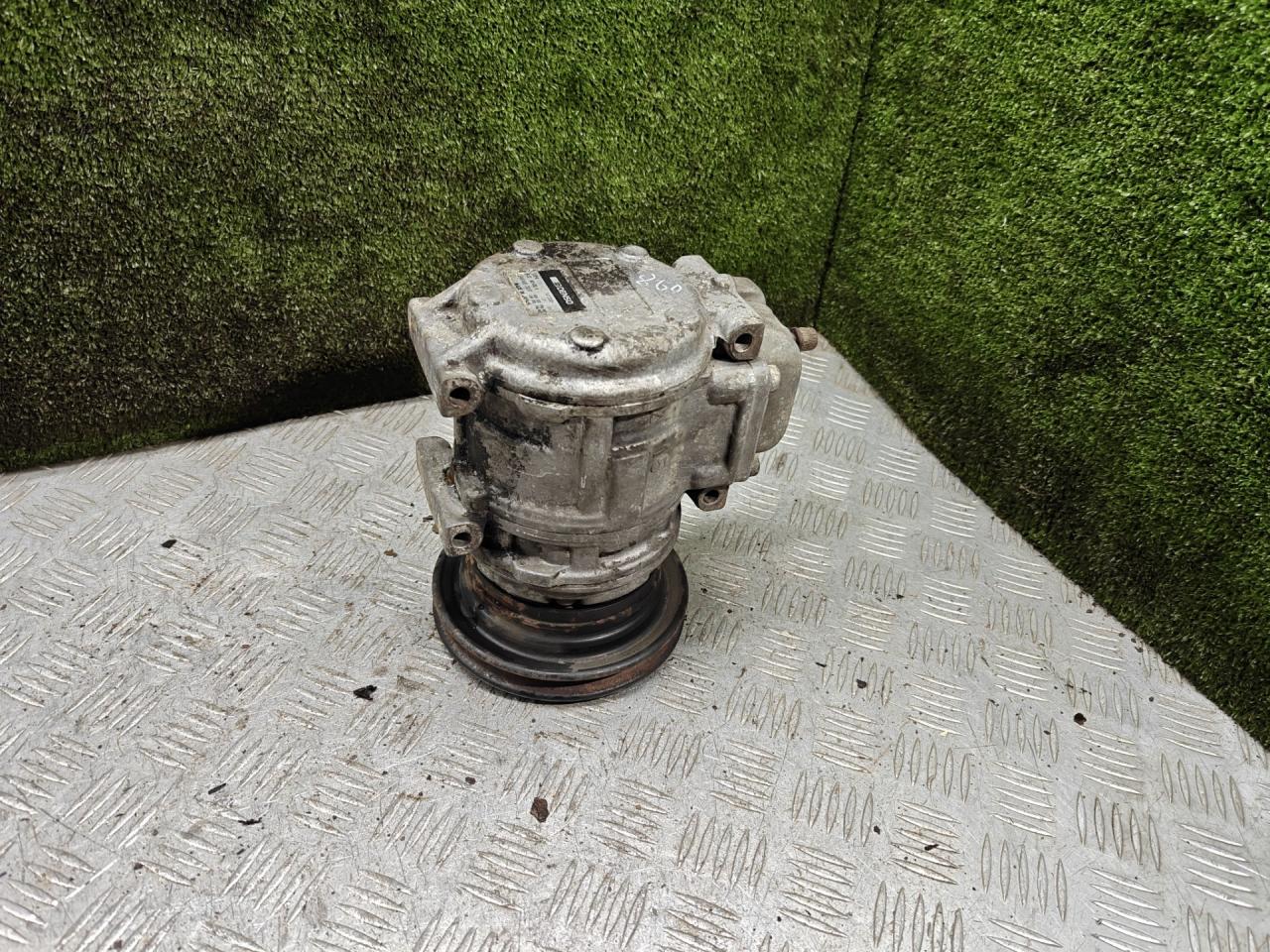 компрессор кондиционера Mitsubishi Pajero 2 поколение 1996, 3.0 л., 6G72 (SOHC 12V), бензин, АКПП, внедорожник 5 дв. - фото №1