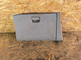 бардачок Nissan Almera Tino V10 2002, 2.2 л., дизель, МКПП, минивэн