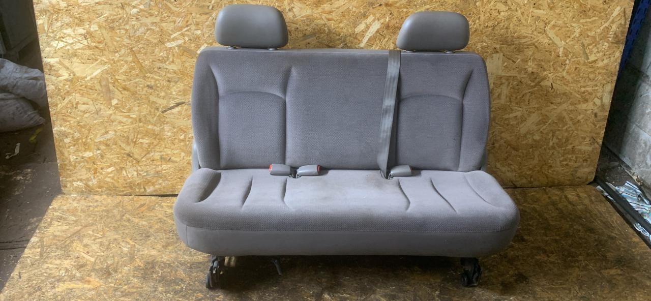 сиденье заднее Dodge Caravan 4 поколение 2002, 2.4 л., бензин, АКПП, минивэн - фото №1