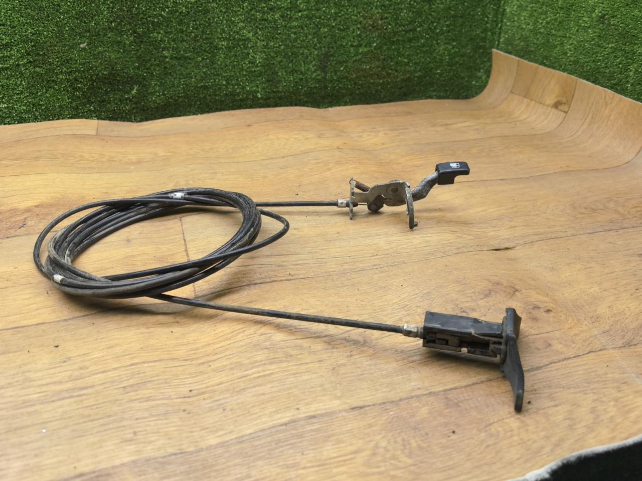 трос открывания лючка топливного бака Hyundai Santamo 1 поколение 1997, 2.0 л., бензин, МКПП, минивэн - фото №1