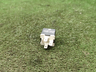 реле (прочие) Skoda Fabia 1 поколение [рестайлинг] 2007, 1.2 л., бензин, МКПП, седан, 141951253B