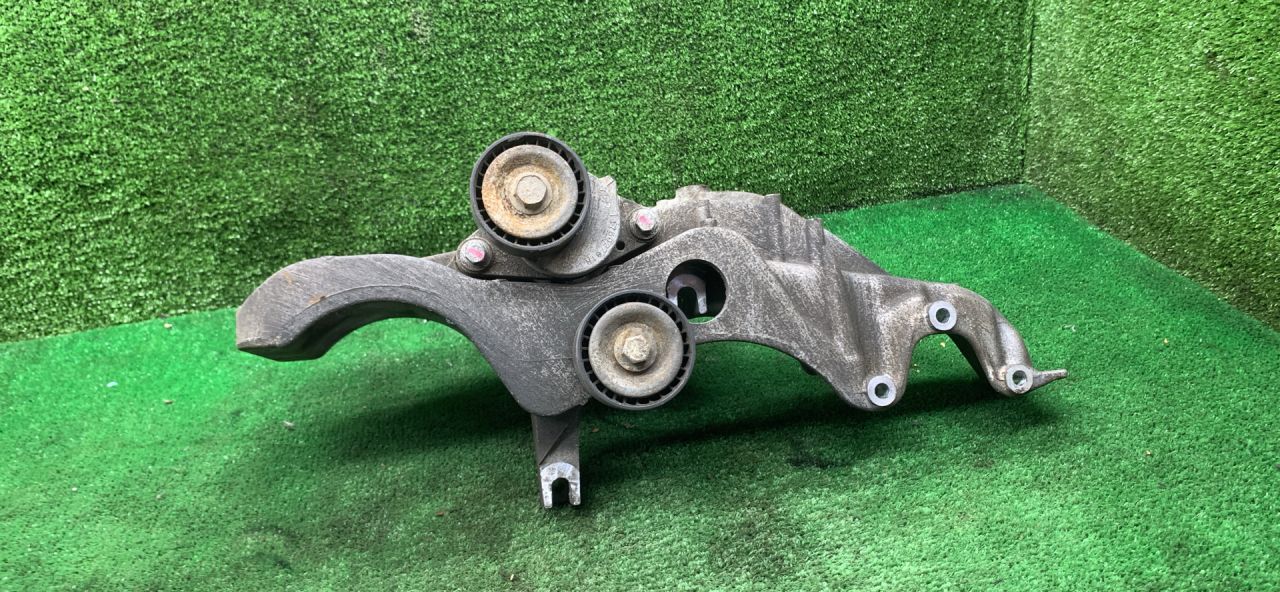 кронштейн генератора Lada XRAY 1 поколение 2019, 1.6 л., бензин, МКПП, внедорожник 5 дв., 117502781R - фото №1