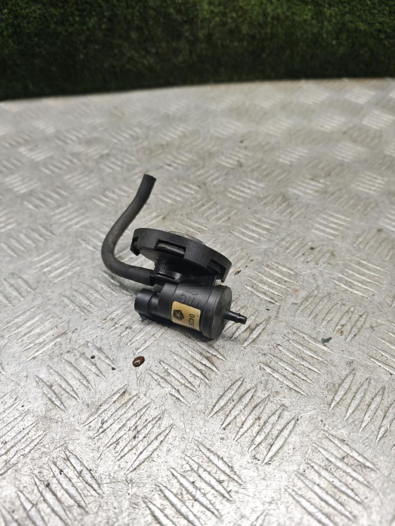 клапан EGR Dodge Caravan 4 поколение 2002, 2.4 л., бензин, АКПП, минивэн, 04287820AC - фото №1