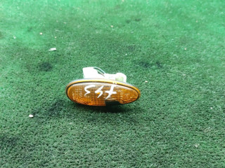 повторитель поворота на крыле правый Mitsubishi Galant 7 поколение 1995, 1.8 л., бензин, МКПП, седан