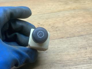 кнопка освещения панели приборов Toyota Picnic 1 поколение XM10 2000, 2.0 л., бензин, МКПП, минивэн