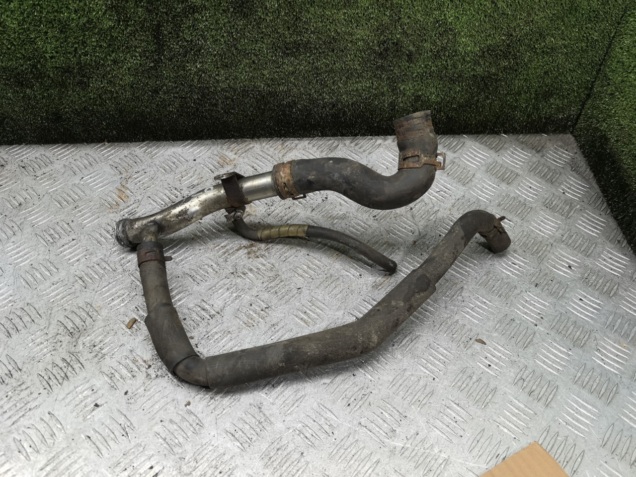 трубка охлаждающей жидкости Toyota Corolla 7 поколение (E100) 1995, 1.3 л., 4E-FE, бензин, МКПП, хетчбэк 3 дв. - фото №1