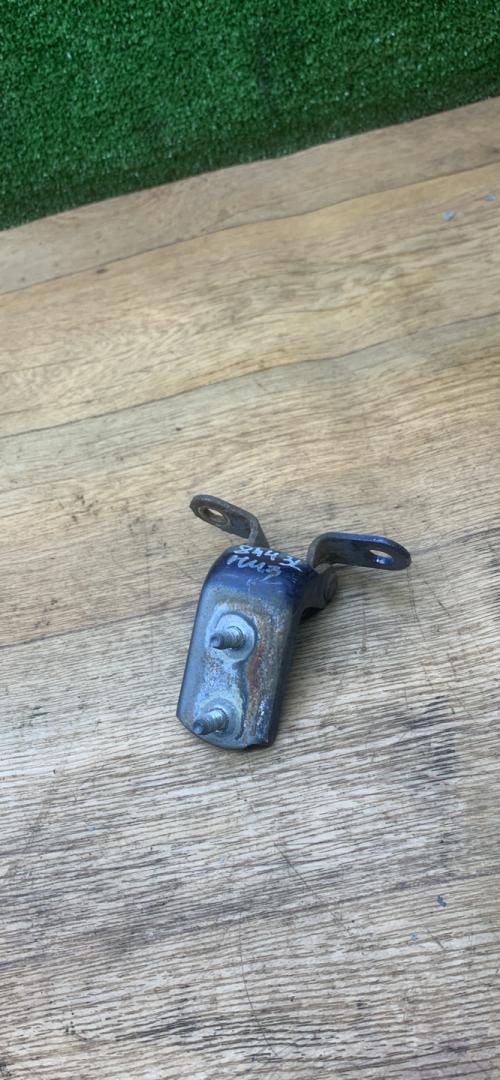 петля двери Toyota Picnic 1 поколение XM10 2000, 2.0 л., бензин, МКПП, минивэн - фото №1