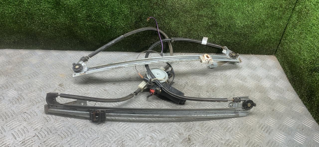 стеклоподъемник электрический передний правый Chrysler Voyager 3 поколение 1999, 2.5 л., дизель, МКПП, минивэн - фото №1