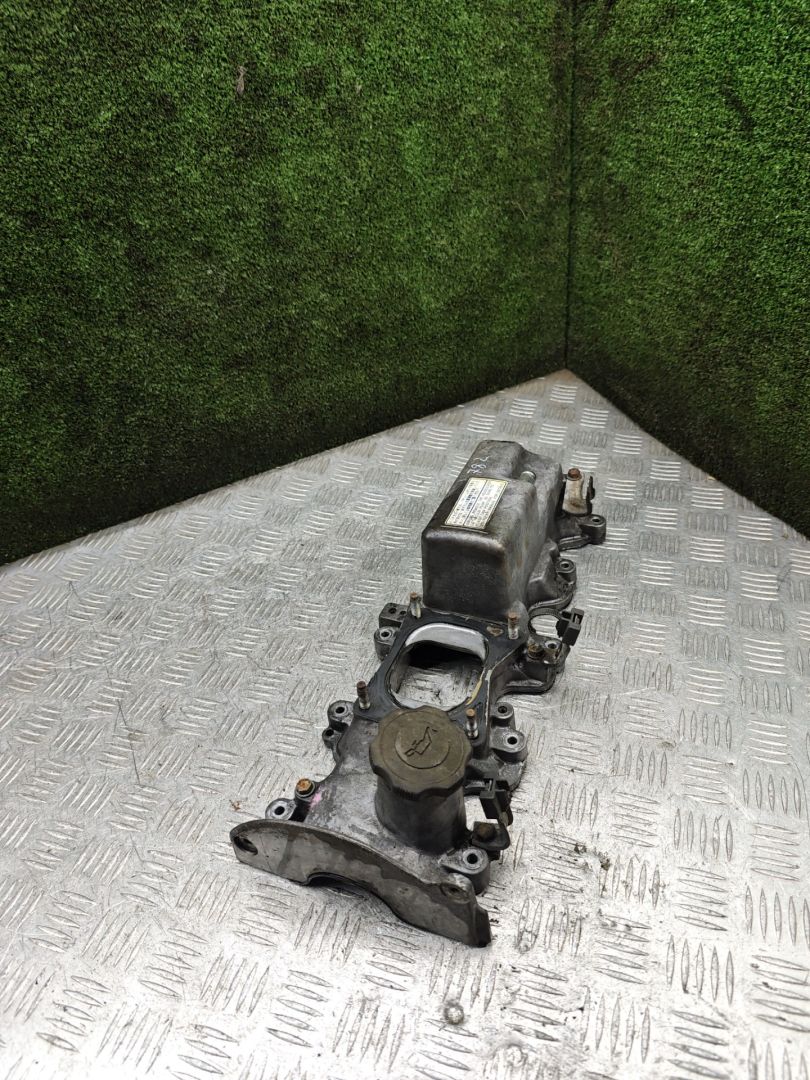 клапанная крышка Toyota Avensis 1 поколение (T220) 2000, 2.0 л., 2C-T, дизель, МКПП, универсал - фото №1