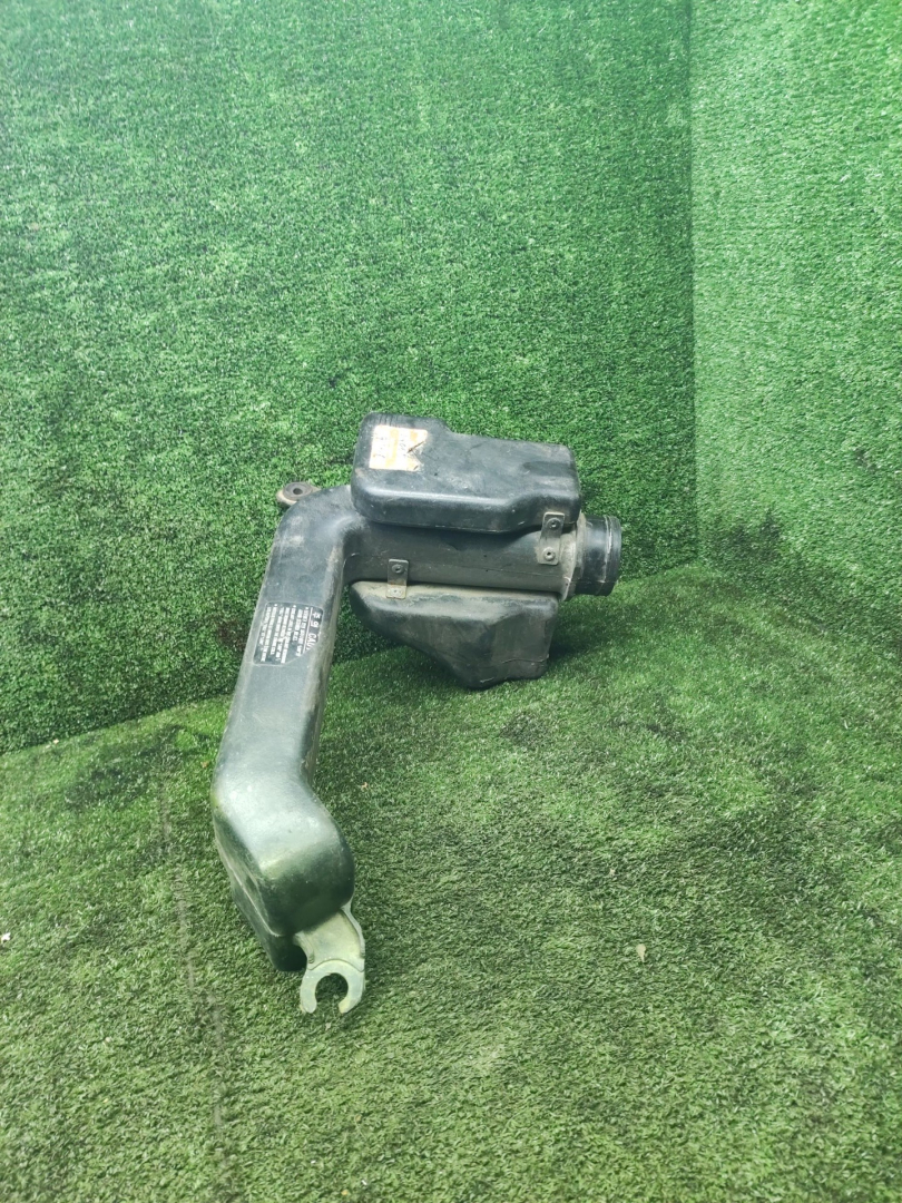 патрубок воздушного фильтра Kia Rio 1 поколение 2002, 1.3 л., бензин, МКПП, седан - фото №1