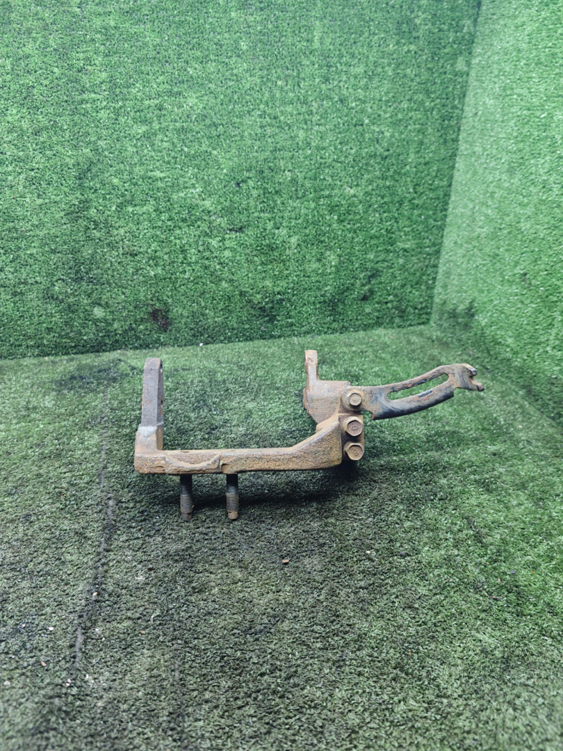 кронштейн двигателя Kia Rio 1 поколение 2001, 1.3 л., бензин, МКПП, универсал - фото №1