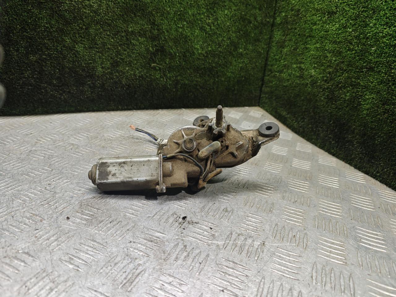 моторчик заднего стеклоочистителя (дворника) Toyota Carina E 1 поколение T190 1998, 2.0 л., 2C-TE, дизель, МКПП, универсал - фото №1