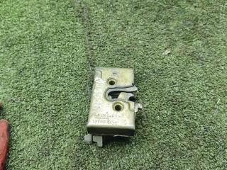 замок двери передней правой Volkswagen Jetta 2 поколение 1987, 1.6 л., дизель, МКПП, седан