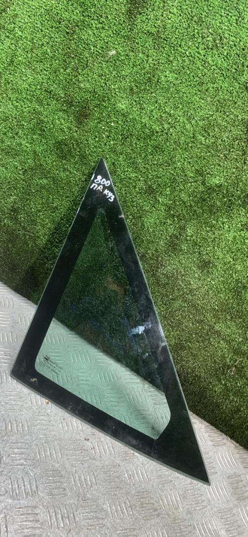 форточка передняя правая Peugeot 806 1 поколение 1997, 2.1 л., дизель, МКПП, минивэн - фото №1