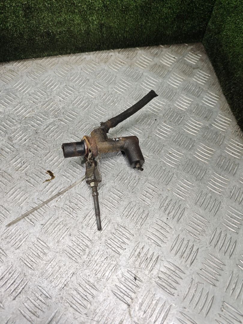 цилиндр сцепления главный Mazda 323 5 поколение 1998, 1.5 л., бензин, МКПП, хетчбэк 3 дв. - фото №1