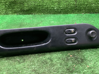 блок управления стеклоподъемниками Renault Laguna 1 поколение [рестайлинг] 1998, 1.8 л., бензин, МКПП, хетчбэк 5 дв.