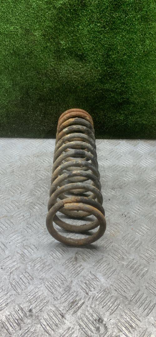 пружина передняя Wartburg 353 1 поколение (1966 - 1988), 1.3 л., бензин, МКПП - фото №1