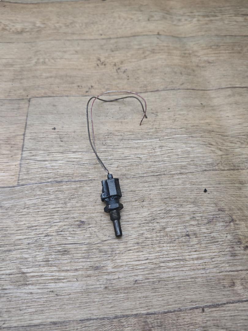 датчик температуры охлаждающей жидкости Toyota Picnic 1 поколение XM10 1999, 2.2 л., 3C-TE, дизель, МКПП, минивэн - фото №1