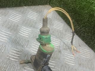 насос (моторчик) омывателя стекла Citroen Xantia 1 поколение [рестайлинг] 2000, 1.8 л., LFX (XU7JB), бензин, МКПП, хетчбэк 5 дв.