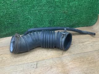 патрубок воздушного фильтра Mitsubishi Space Wagon 3 поколение (Typ N50) 2000, 2.4 л., бензин, МКПП, минивэн