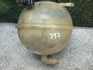 бачок расширительный Volkswagen Golf 2 поколение 1990, 1.6 л., дизель, МКПП, хетчбэк 3 дв.