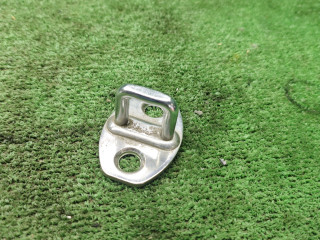 ответная часть (скоба) замка двери задней левой Skoda Octavia 3 поколение (A7) 2013, 1.8 л., бензин, МКПП, лифтбэк, 5J0837033A