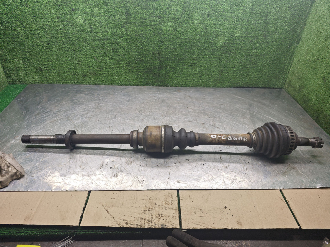 полуось передняя правая (приводной вал, ШРУС) Citroen Xsara 1 поколение 1998, 1.8 л., бензин, МКПП, хетчбэк 5 дв. - фото №1