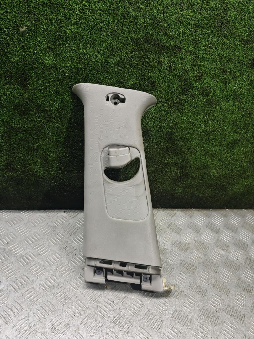 обшивка стойки центральной левой Kia Sportage 3 поколение 2011, 2.0 л., бензин, АКПП, внедорожник 5 дв., полный привод - фото №1