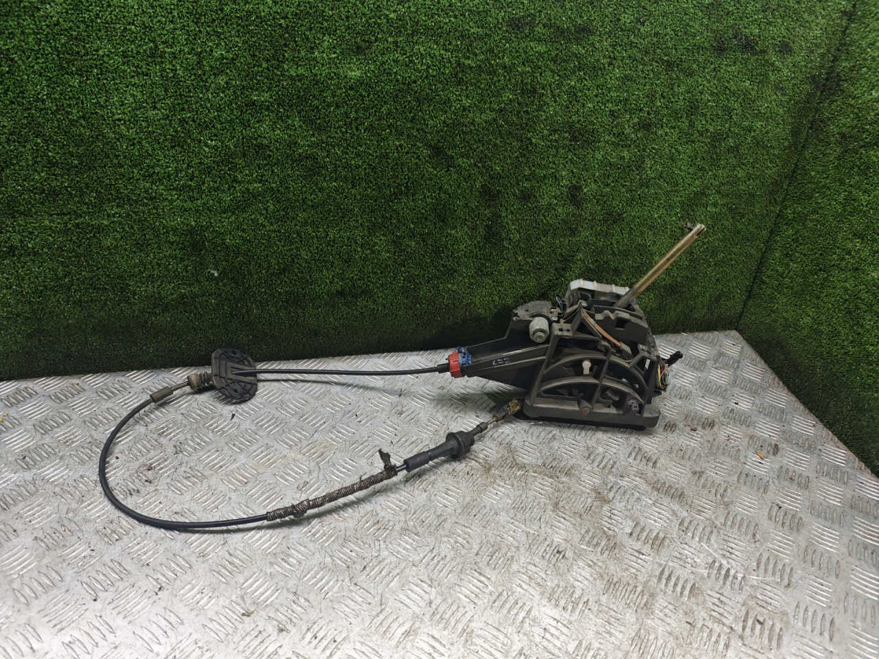 кулиса Ford Mondeo 3 поколение 2002, 2.0 л., дизель, АКПП, хетчбэк 5 дв. - фото №1