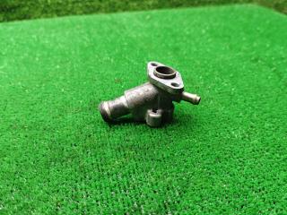 фланец (тройник) системы охлаждения Volkswagen Passat B4 1995, 2.0 л., бензин, МКПП