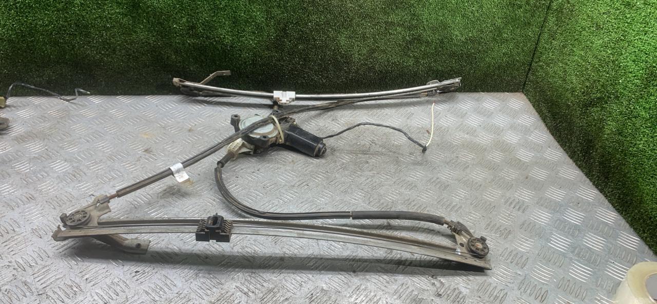 стеклоподъемник электрический передний левый Chrysler Voyager 3 поколение 1999, 2.5 л., дизель, МКПП, минивэн - фото №1