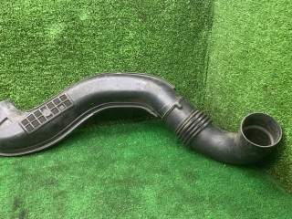 патрубок воздушного фильтра Renault Duster 1 поколение [рестайлинг] 2017, 2.0 л., бензин, МКПП, внедорожник 5 дв., полный привод, 165555731R