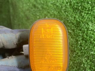 повторитель поворота на крыле левый Toyota Picnic 1 поколение XM10 2000, 2.0 л., бензин, МКПП, минивэн