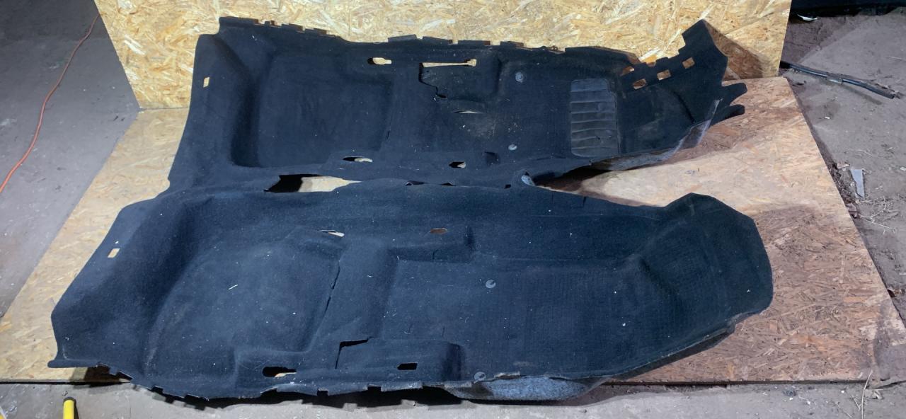 ковер салонный Skoda Octavia 3 поколение (A7) 2013, 1.8 л., бензин, МКПП, лифтбэк - фото №1