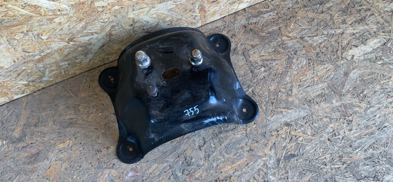 крепление запаски Chery Tiggo (T11) 1 поколение 2007, 1.8 л., бензин, МКПП, внедорожник 5 дв. - фото №1