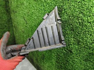 защита (кожух) ремня ГРМ Toyota Avensis 1 поколение (T220) 1998, 2.0 л., дизель, МКПП, седан