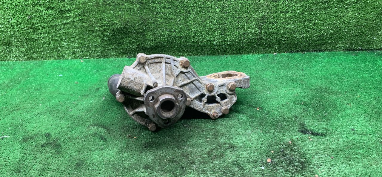 помпа Volkswagen Golf 3 поколение 1995, 1.8 л., бензин - фото №1