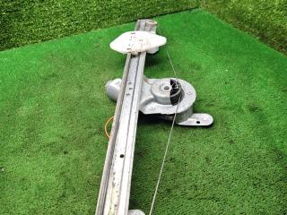 стеклоподъемник электрический передний правый Renault Logan 1 поколение 2008, 1.6 л., бензин, МКПП, универсал