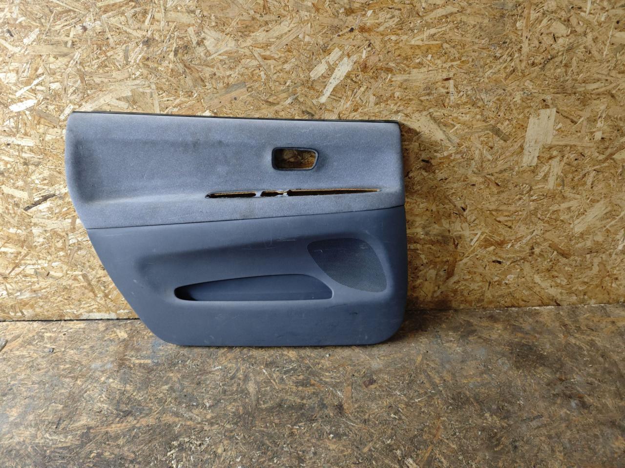 обшивка двери передняя левая Toyota Picnic 1 поколение XM10 2000, 2.0 л., бензин, МКПП, минивэн - фото №1