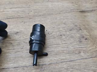 насос (моторчик) омывателя стекла Peugeot 605 1 поколение [рестайлинг] 1995, 2.1 л., P9A (XUD11A), дизель, МКПП, седан